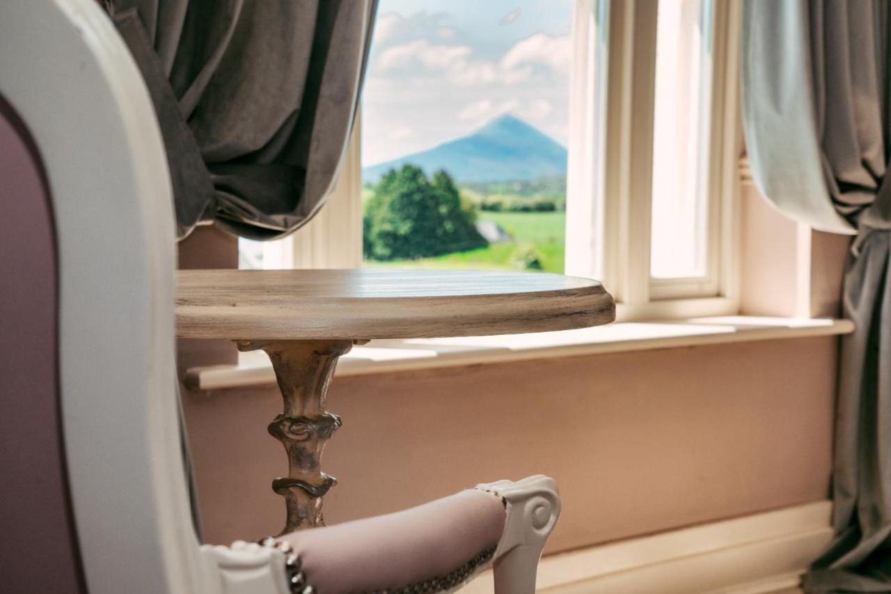 Westport Country Lodge Hotel Екстериор снимка
