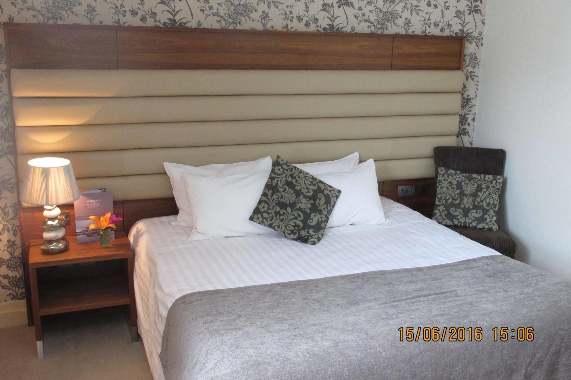 Westport Country Lodge Hotel Екстериор снимка